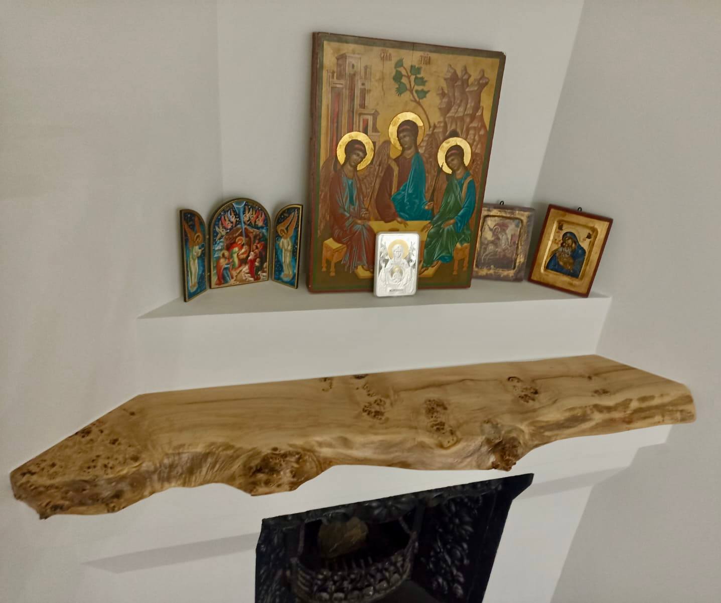 ПОЛКИ ПОД ИКОНЫ